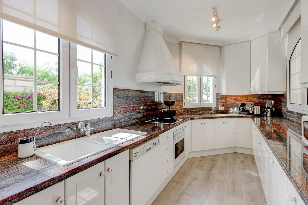 Luxury Villa El Duque Ocean View Costa Adeje  Španělsko